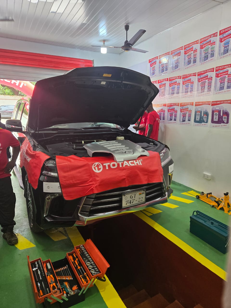 Professional vehicle servicing with Totachi products